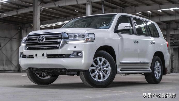 陆巡4700和4600用车感受,17年陆巡4000是6缸还是8缸