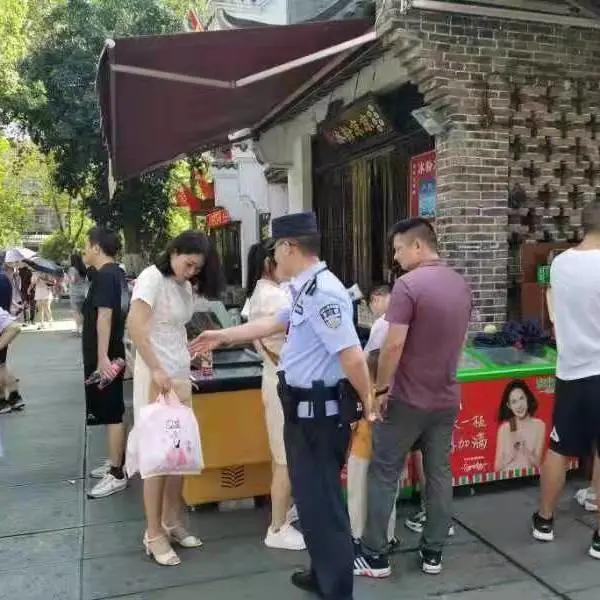 节日我在岗丨守千古名楼护万家安康——岳阳楼派出所国庆景区安保工作纪实