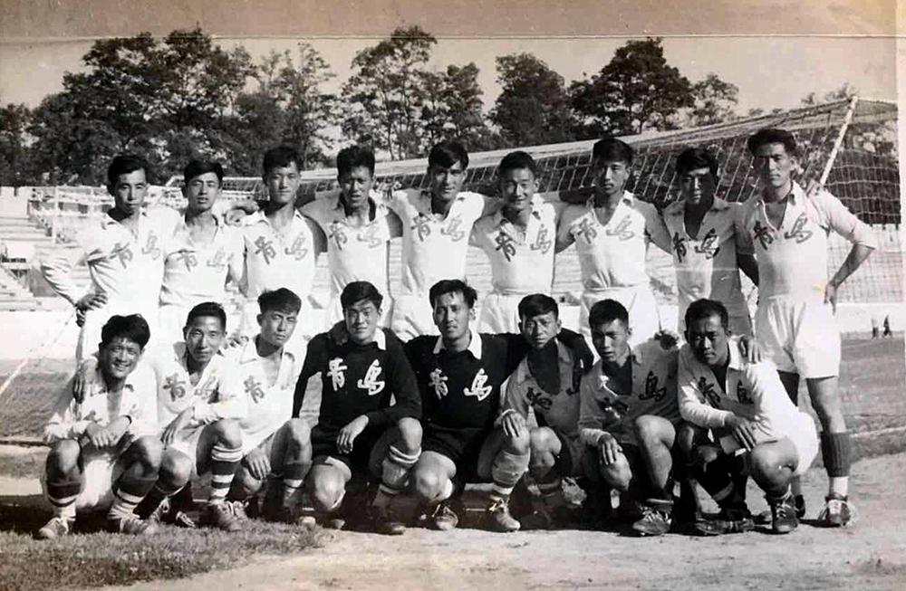 一支海军企业足球队的兴衰,柳望