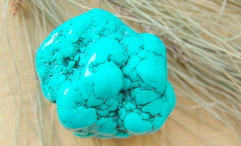 绿松石有白点值得玩么,绿松石有白点能打磨掉吗