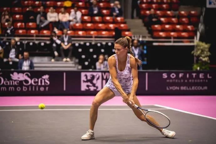 网球从零基础应该怎么练,网球技巧和打法初学者