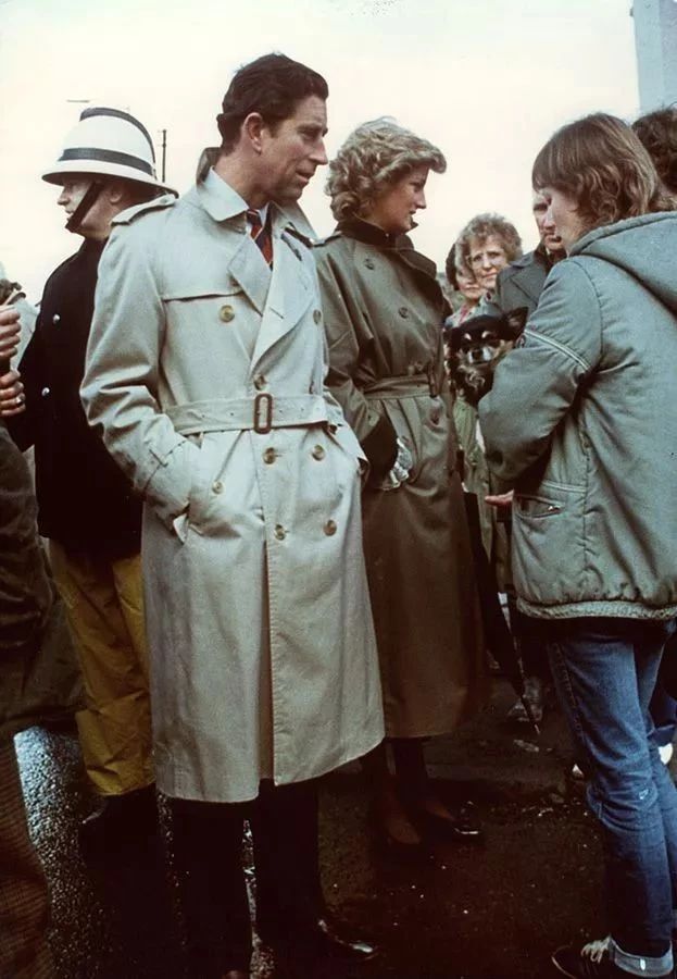 burberry风衣皮姆利科,绅士们burberry风衣