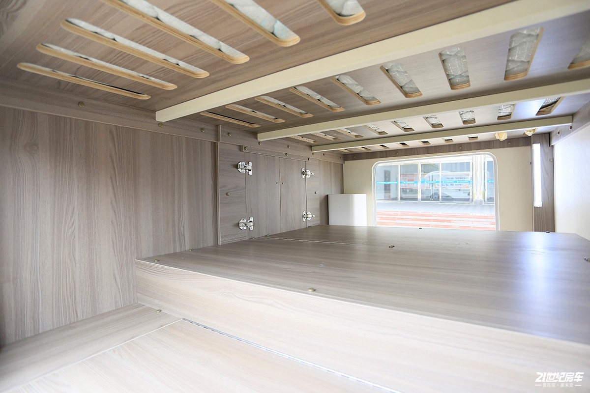 新飞轻卡h300房车价格是多少,新飞轻卡房车h300驾驶感受