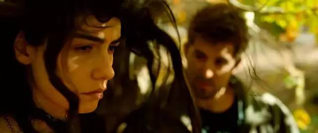 导演拒绝删减任何镜头!片长3小时,生生扯下了理想主义的遮羞布