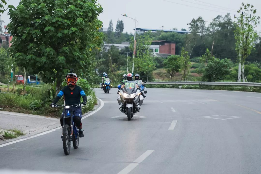 国民公路g318电影,国民公路g318图片