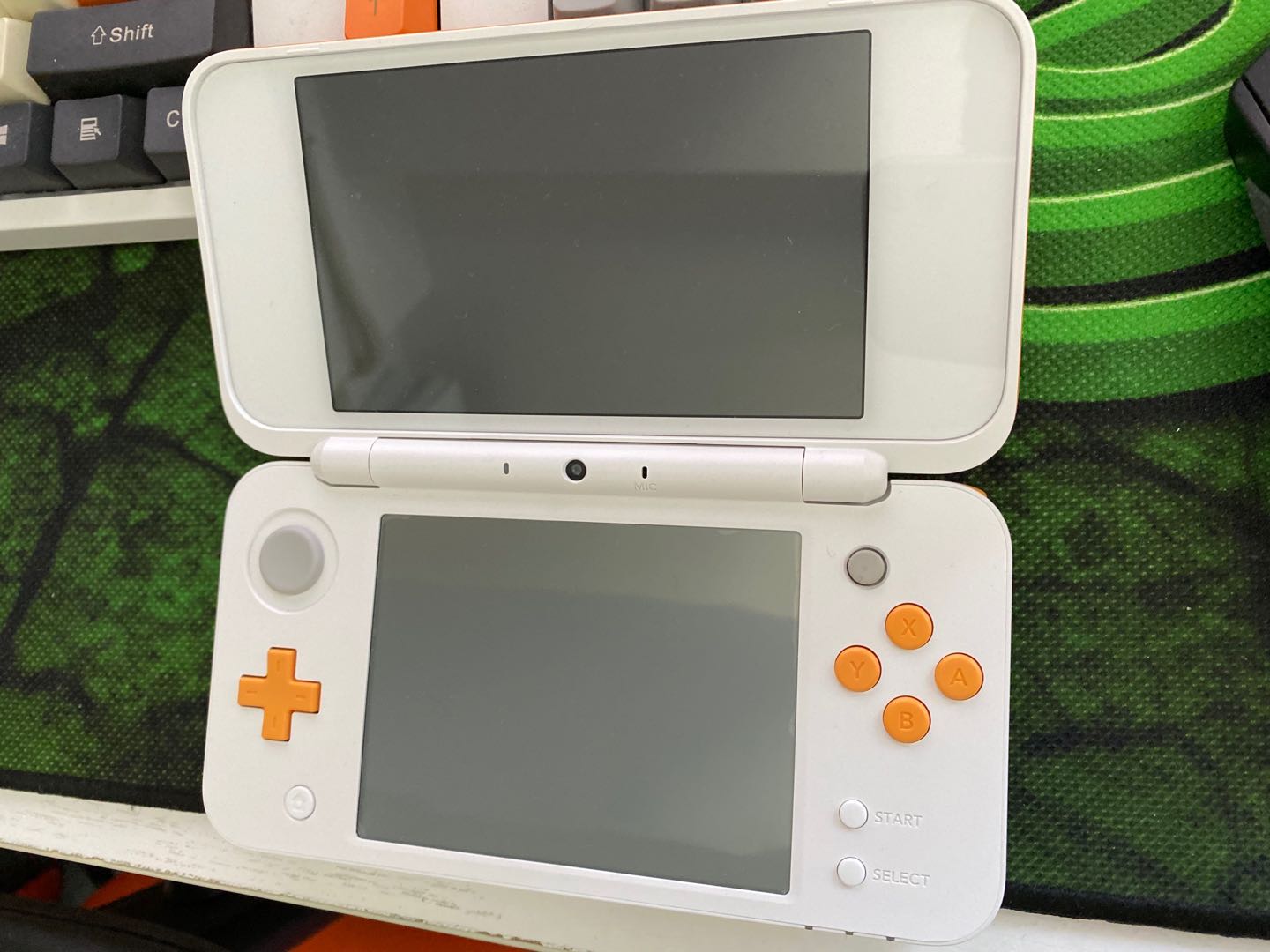 游戏机switch到底该不该入手,switch游戏机2代测评