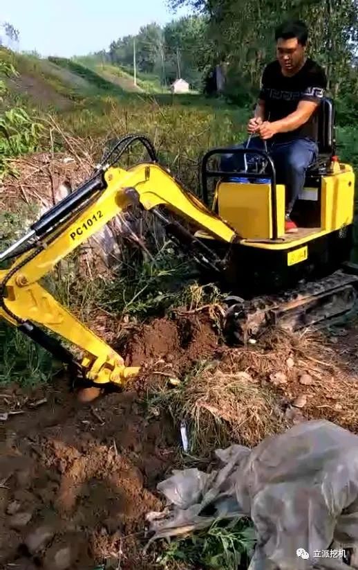 小挖机在农村,现在农村小挖机怎么样