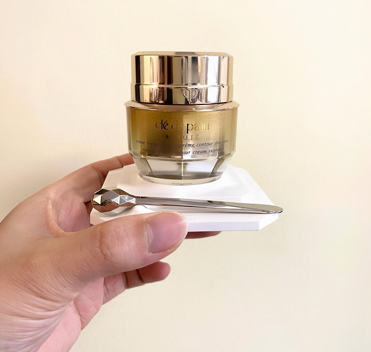 眼霜怎么用才是正确的呢,眼霜早晚都要用吗眼霜要怎么用