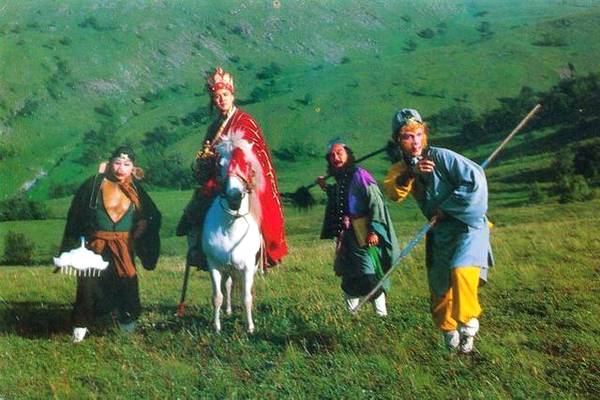 唐僧，口红在哪买的？猴哥，亮片眼影不错哟