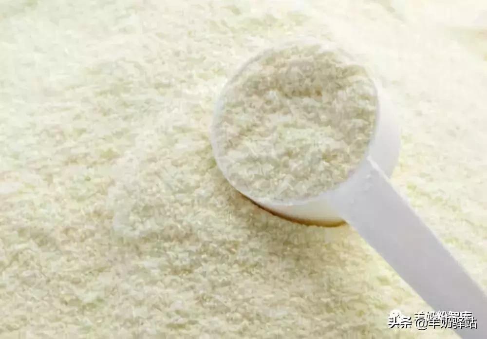 脱脂牛奶和全脂牛奶与生牛乳区别,全脂牛奶和脱脂牛奶就是生牛乳吗