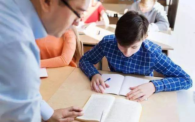 孩子上补习班没效果,孩子上辅导班考得不好