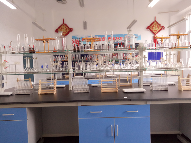 四川育英医养科技学校招生电话,四川育英医养科技学校报名费多少