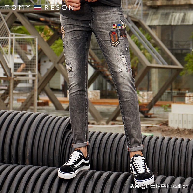 20世纪70年代在设计师未涉足牛仔领域时，只有三家牛仔裤生产商