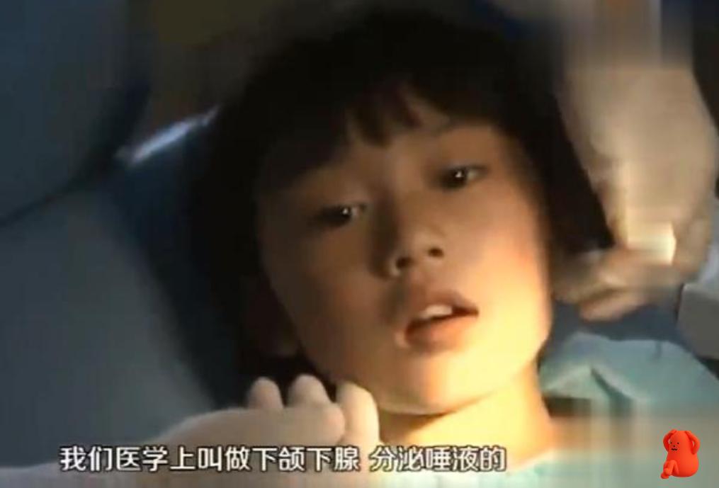 9岁女孩天生超能力，张开嘴就能喷水，网友直呼像《葫芦娃》水娃