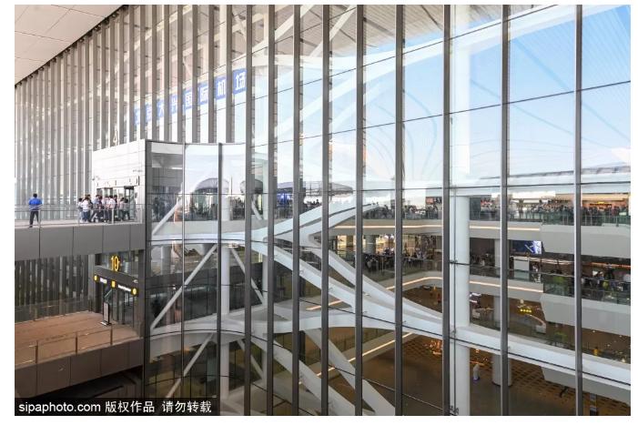 新国门“兴”世界开放之旅:大兴国际机场—钧天坊古琴基地—同仁堂零号店