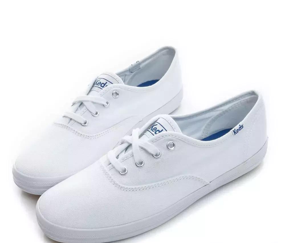 小白鞋如何穿搭30岁,职场小白鞋搭配技巧男士