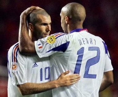 齐达内踢球将优雅演绎到极致,艺术大师齐达内