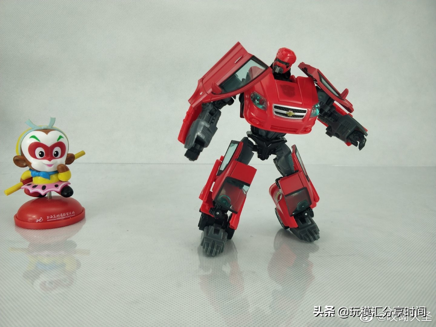 变形金刚g1图片,变形金刚绿色跑车雪佛兰