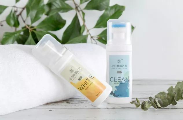 小白鞋去污摆脱暗黄,小黑鞋怎么清洗才干净