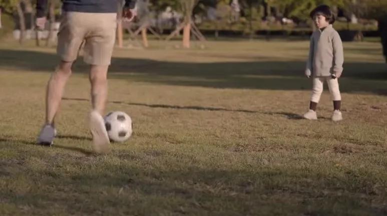 韩国主妇治愈生活,韩国主妇带着婴儿做家务