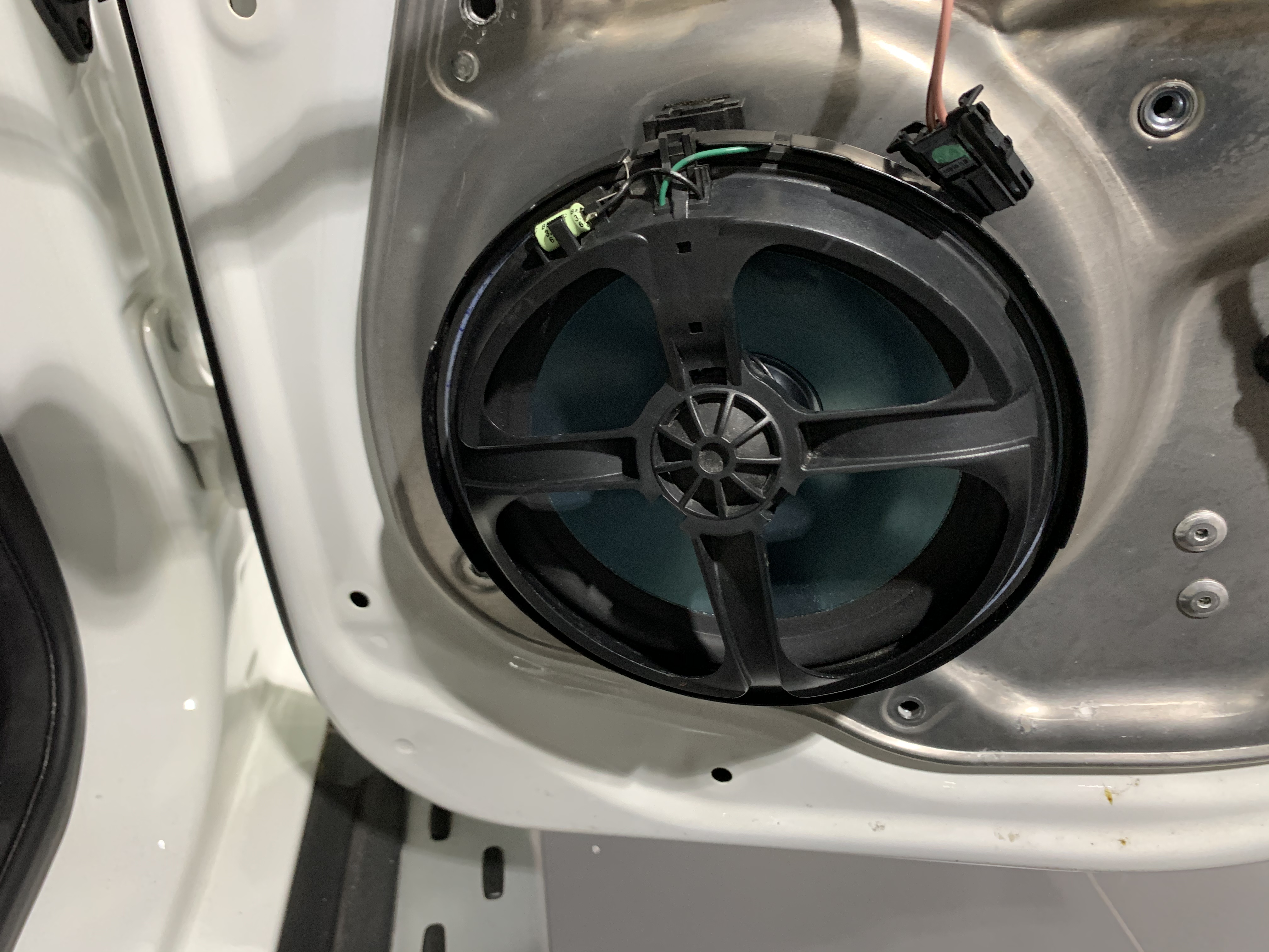 奔驰glk300音响系统升级,15款奔驰glk300无损升级音响