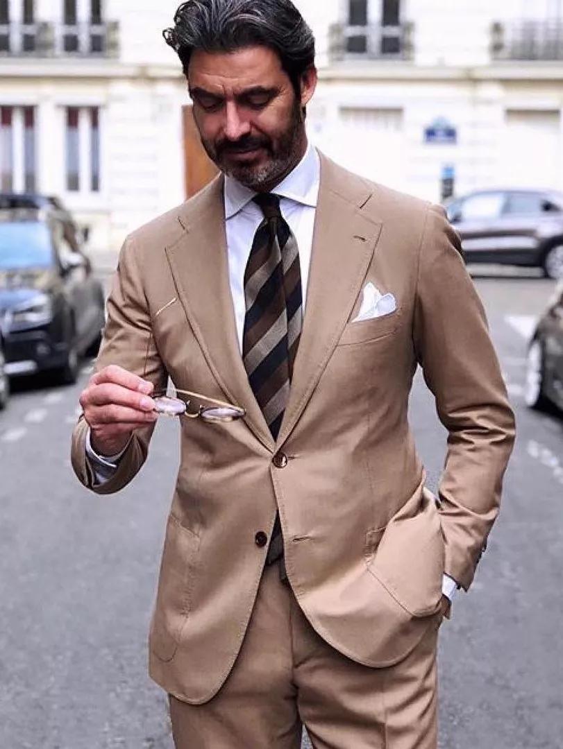 你买衣服的时候会考虑面料供应商吗？下次不如试试这些英国制面料