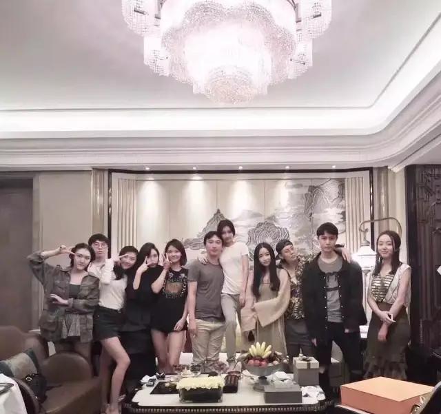 王思聪网红个人资料,王思聪两千万签约的网红是谁