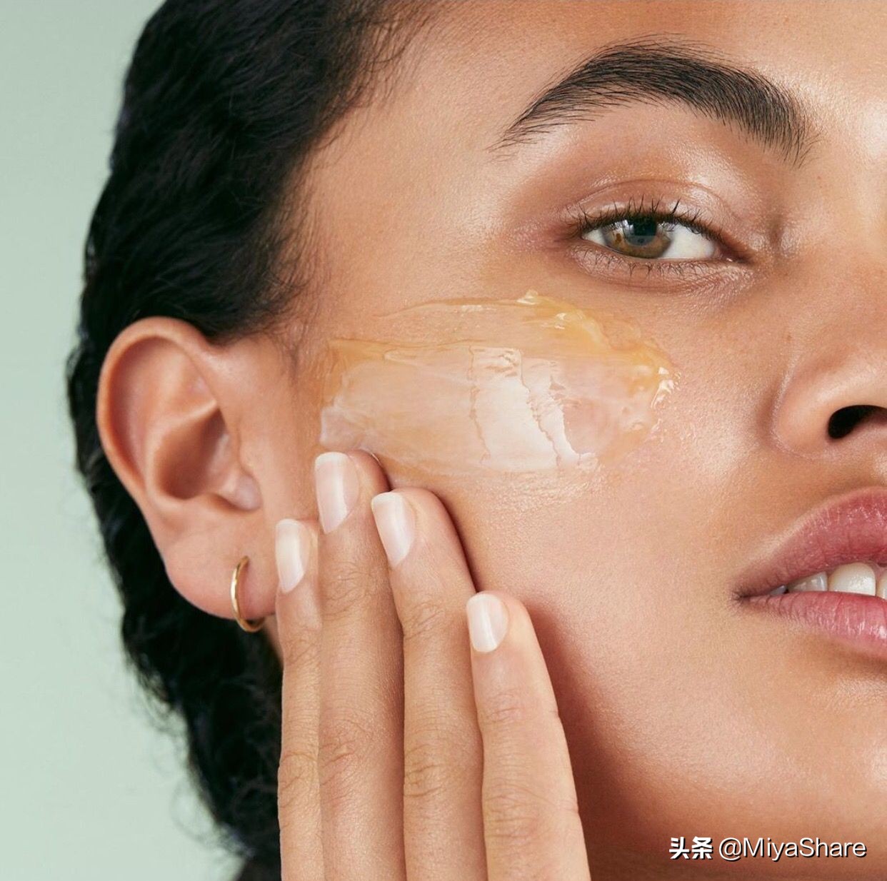 乌童黄宥明,乌童黄宥明抹额