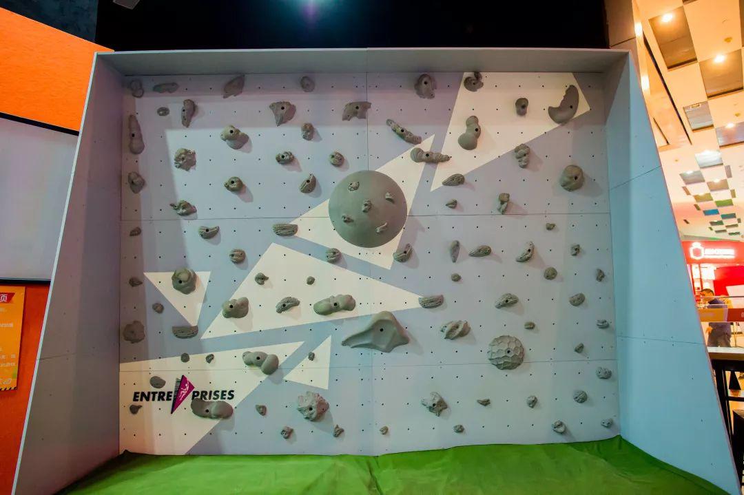 滑滑梯和蹦床乐园,弹力空间蹦床滑梯