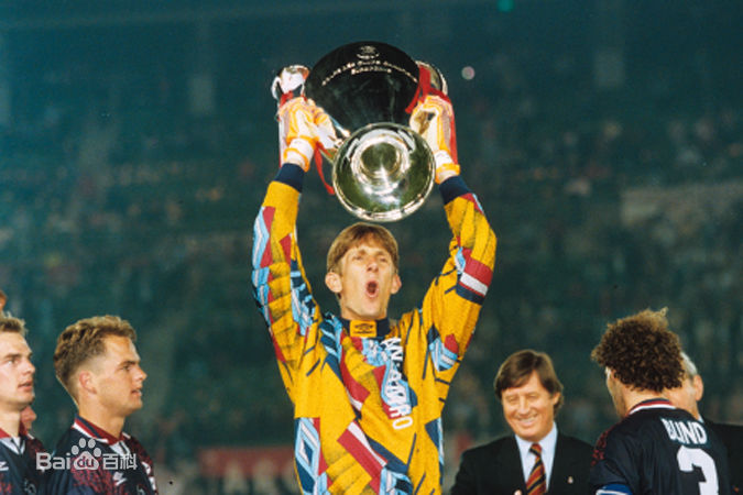 阿贾克斯16年重回欧冠8强,阿贾克斯4年重回欧冠