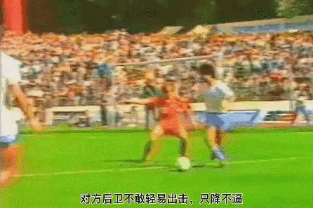 笑了半天！从2张图看中国足球的变迁，后者演绎“无球胜有球”