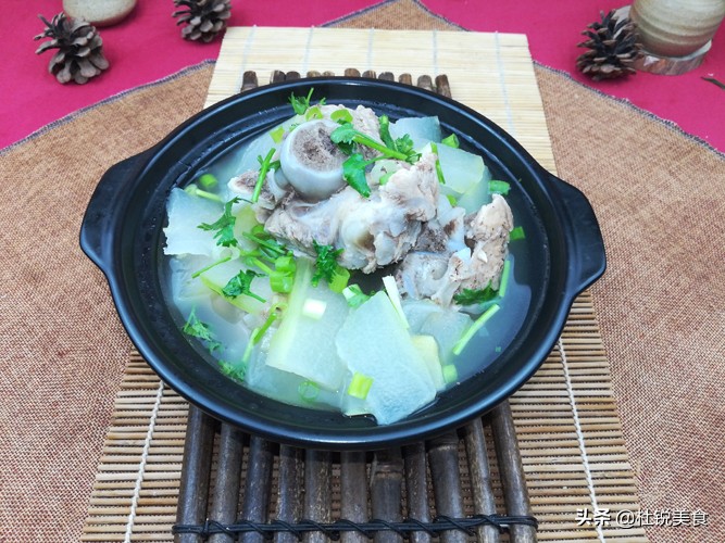 炖大骨头汤少了怎么办,炖大骨不香