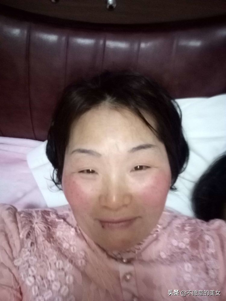 可爱的少妇自拍越来越丰满越来越成熟了