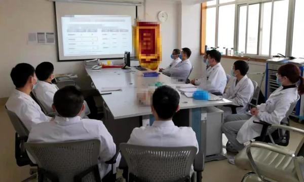 豫中南首例，漯河中心医院开创泌尿外科微创智能新时代