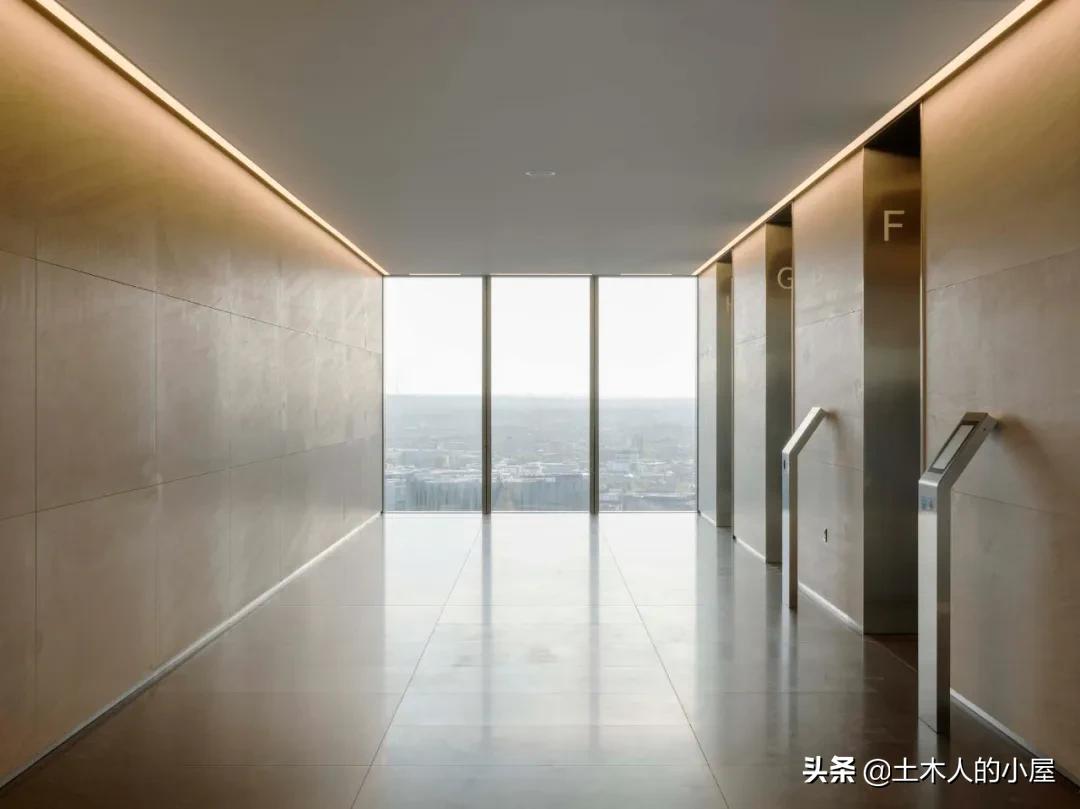 摩天办公大楼内部,190米大厦