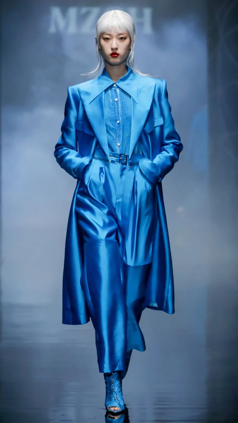 2021秋冬女装款式流行趋势,2018秋冬趋势报告巴黎时装周