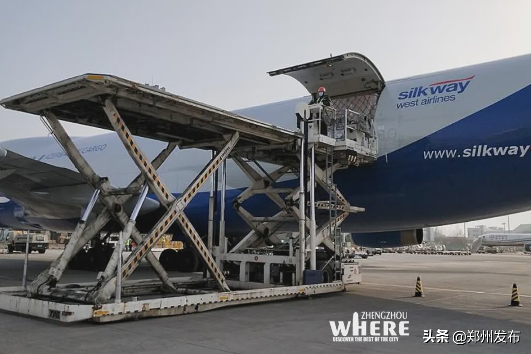 【双语】Zhengzhousendsitslovetotheworld国际战“疫”中的郑州力量