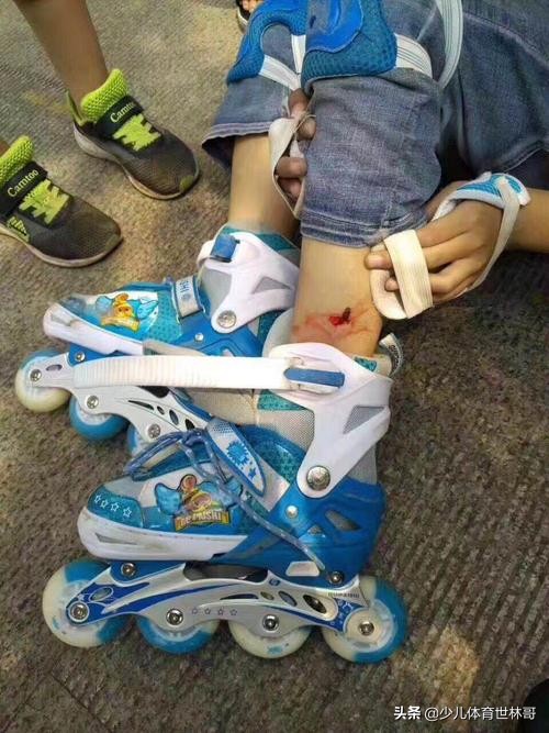 轮滑好学吗什么年纪适合,轻松学轮滑儿童轮滑初级入门教程