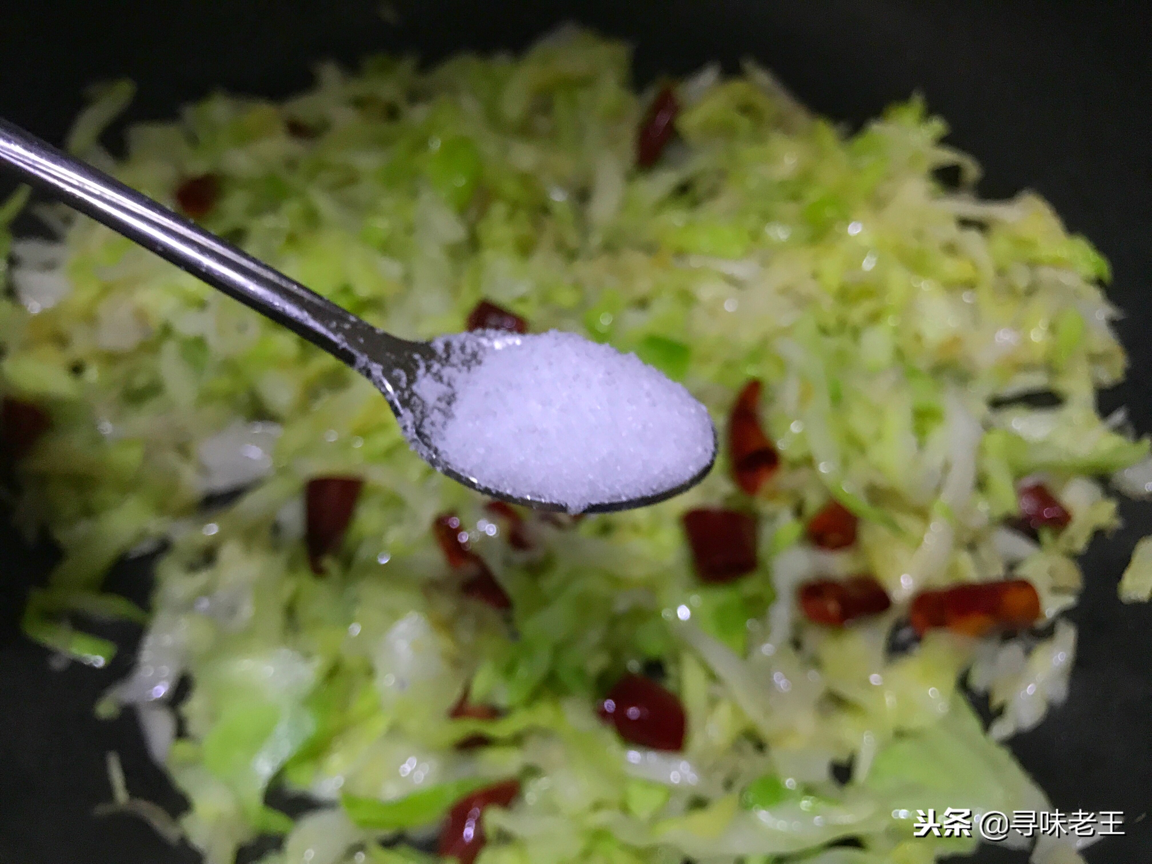 饭店里的干锅包心菜是怎么做的,包心菜最好吃的6种做法