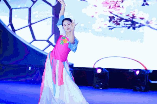 「年会回顾」“同心同行筑梦远航”麦丰装饰2020年度盛典