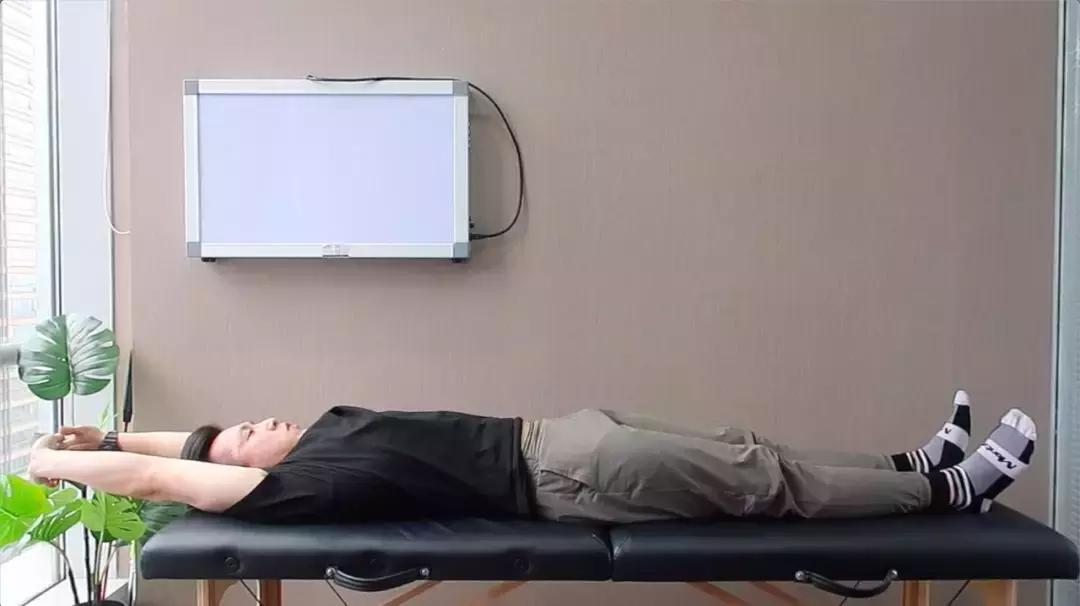 三个动作解决肩胛骨外翻,肋骨外翻普拉提动作