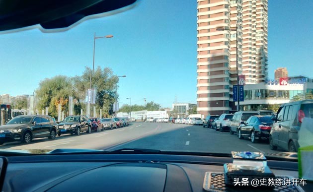 左侧右侧侧方位停车技巧图解,左侧侧方倒车最简单的方法