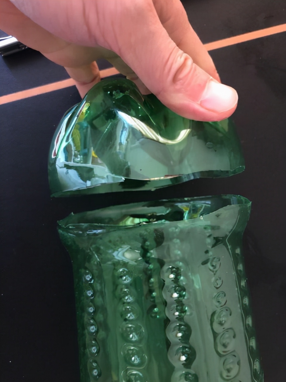 废物利用手工假山鱼缸,矿泉水瓶废物利用养金鱼