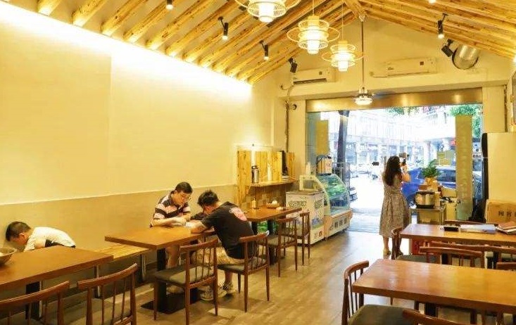 小姑娘开早餐店三个月挣七百万,开早餐店月入20万