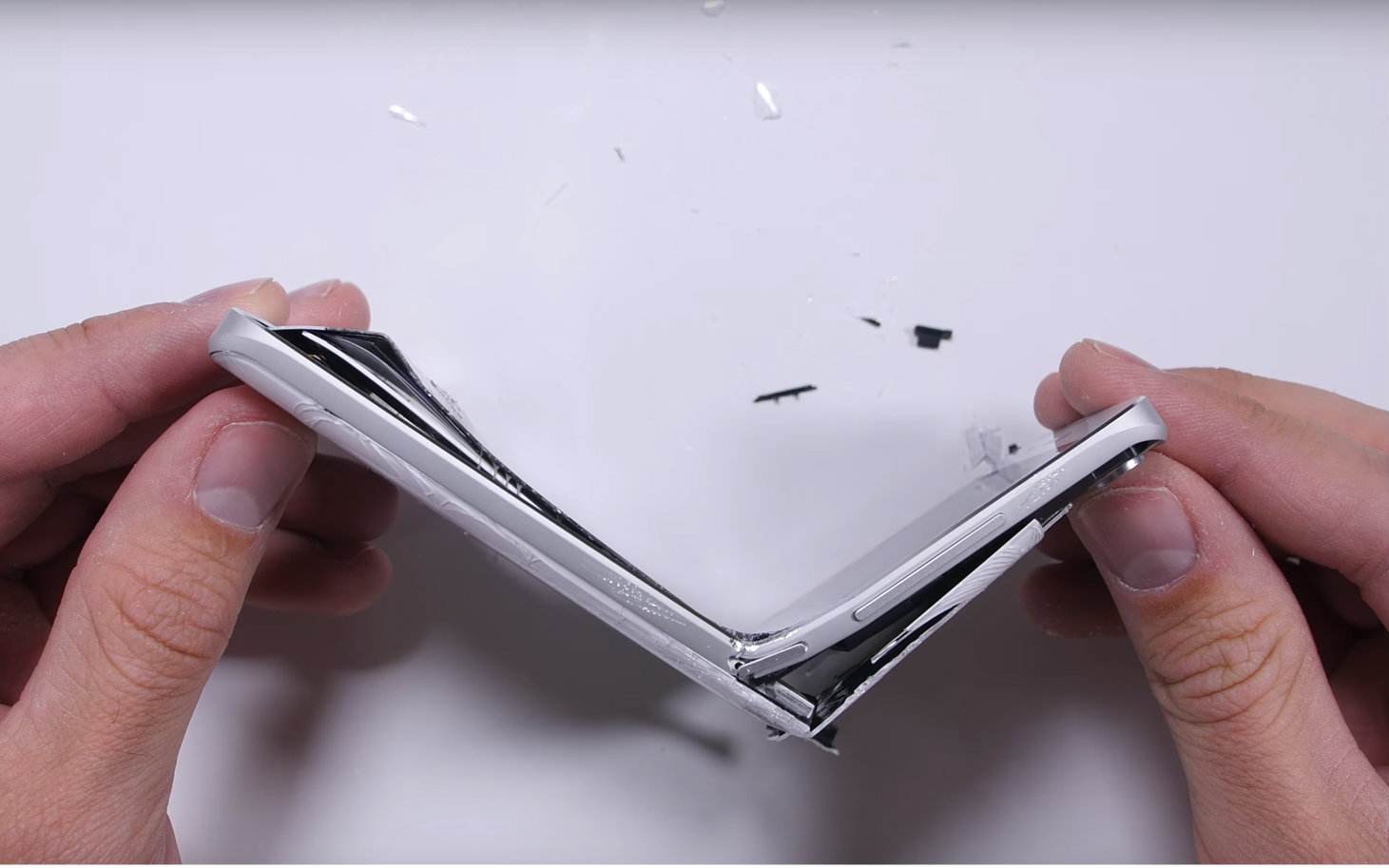 手机爆炸怎么做到的,手机电池爆炸有多可怕