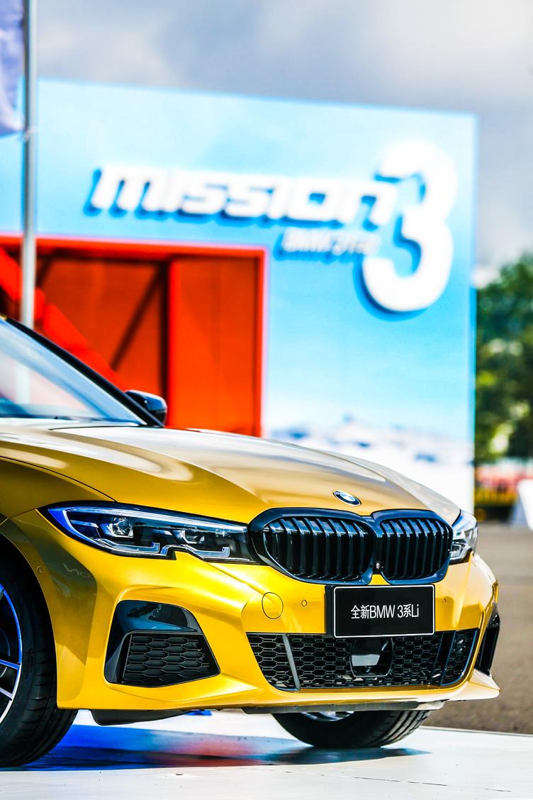 宝马轻量化做得最好的一款车,21款全新宝马3系测试