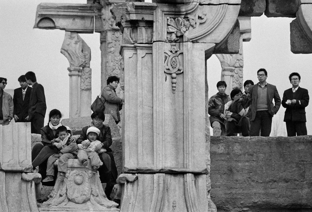 从一线记者到摄影艺术家，谢军拍下了即将消逝的时代记忆