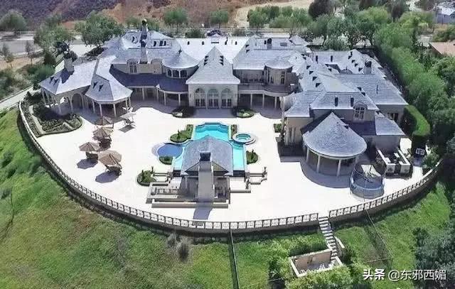 记不住她变化莫测的脸有什么关系？三层楼超豪华别墅过目难忘