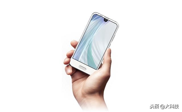 不喜欢齐刘海和水滴屏的手机,日本人评价刘海屏手机