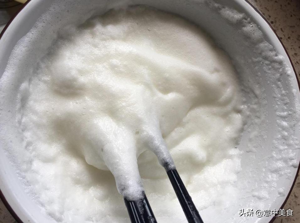 电饭煲蛋糕可不可以用手动打蛋器,电饭煲做蛋糕的方法不用打蛋器